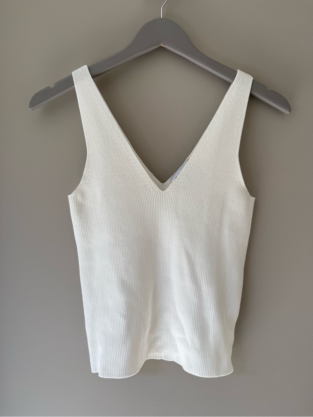 Los Angeles Atelier & Other Stories V-Neck Tanktop